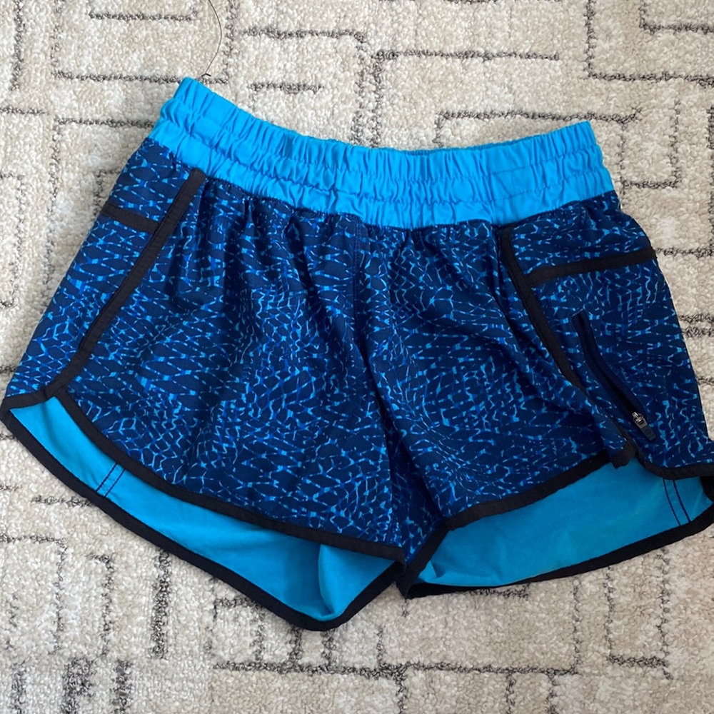Lululemon tracker shorts size 8
